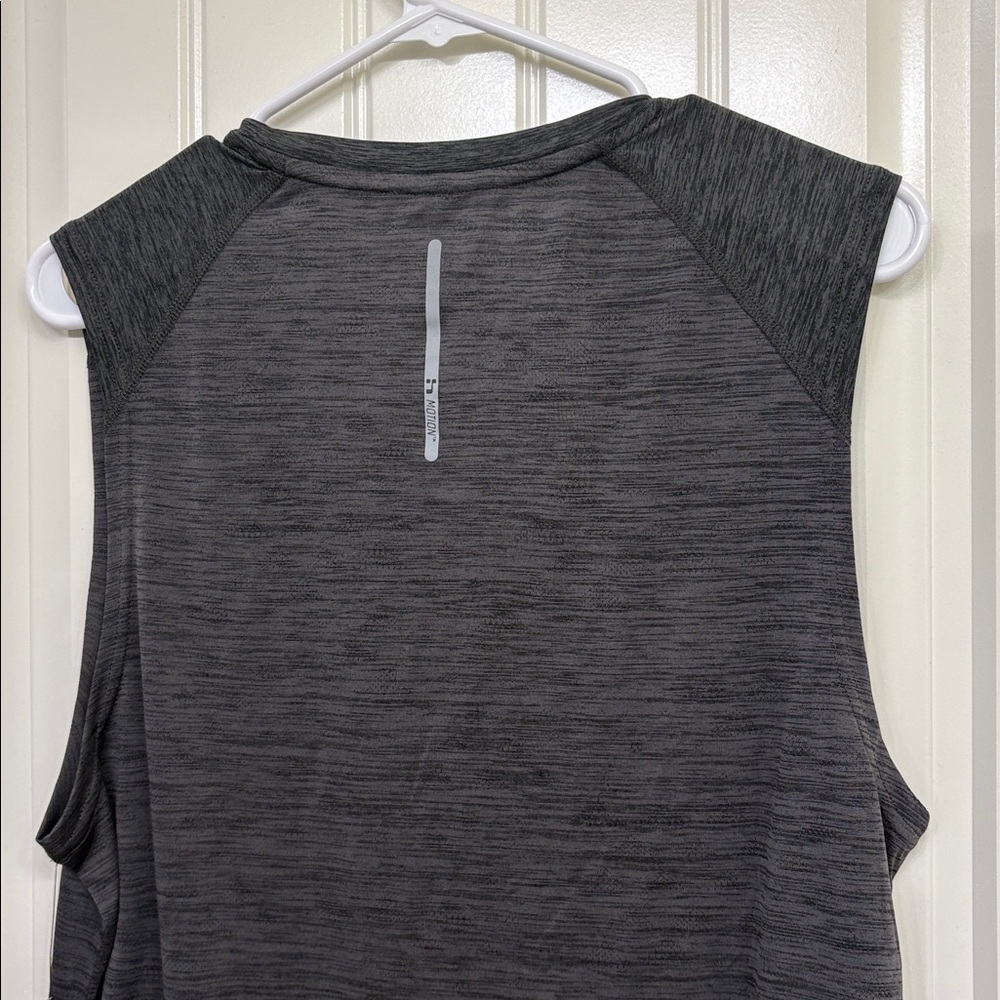NWT Hind Charcoal Gray Running Top‎ - Picture 8 of 9